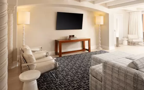 Yacht Club - Lake View Premium One-Bedroom Suite + Balcony Yacht Club - Lake View Premium One-Bedroom Suite + Balcony